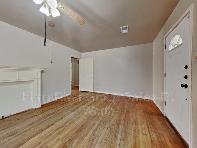 Building Photo - 213 N Carr Ave