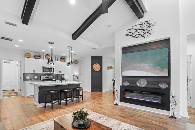 Building Photo - 8704 Sand dollar Dr