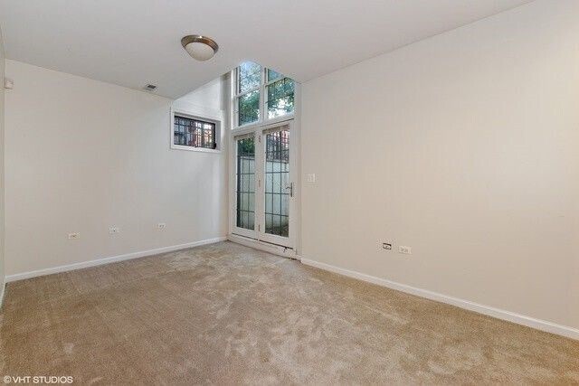 Garden Level Commone Room - 855 W George St