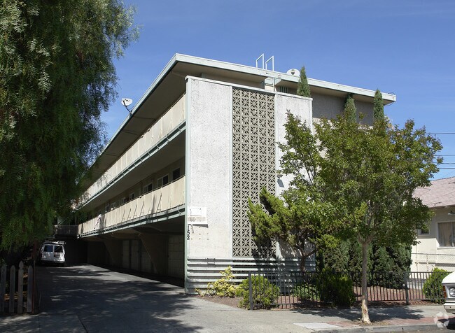 Foto del edificio - 152 Lincoln Ave