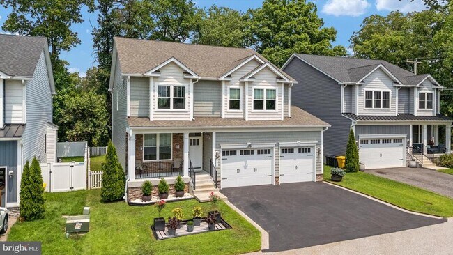 Foto del edificio - 806 Lynwood Ln