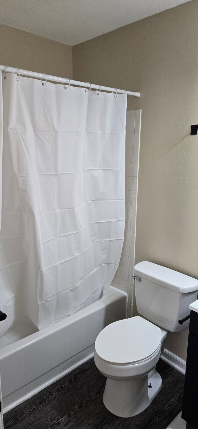 Foto del edificio - 4901 Walingford Dr