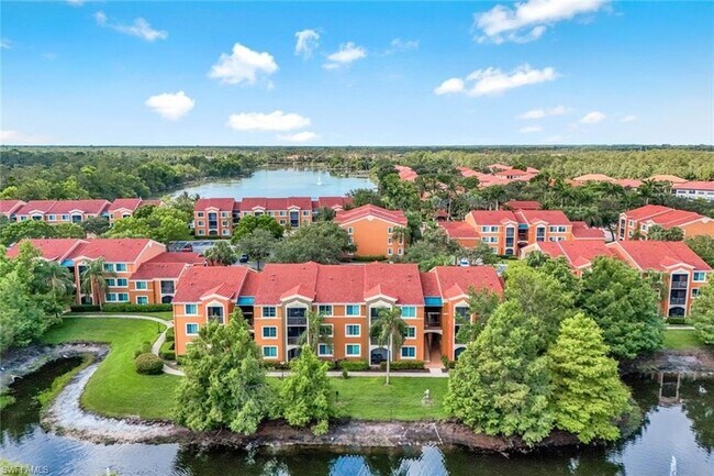 Foto del edificio - 1220 Reserve Way