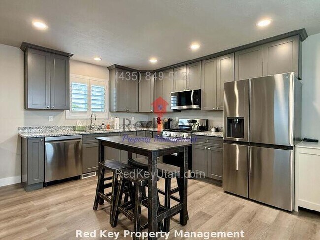 Foto del edificio - Adobe Rock Dr. Fully Furnished