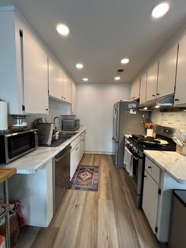 Foto del edificio - 334 Hemlock St