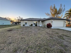 Building Photo - 3022 SW 14th Ct