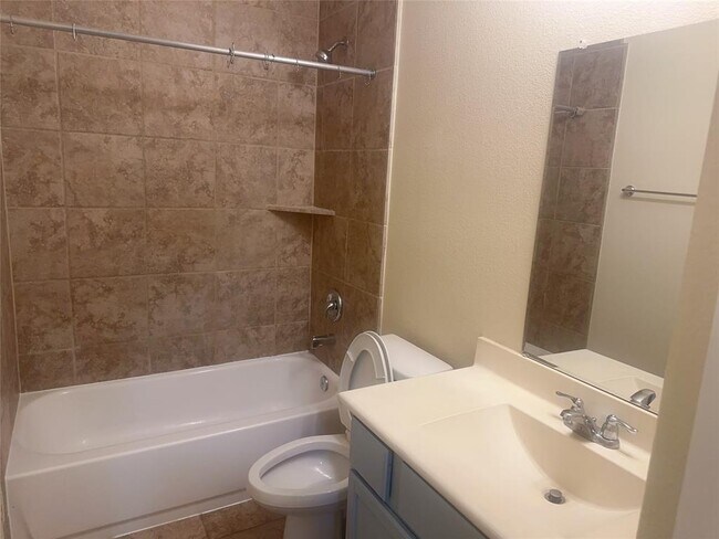 Building Photo - 7222 Pavilion Dr