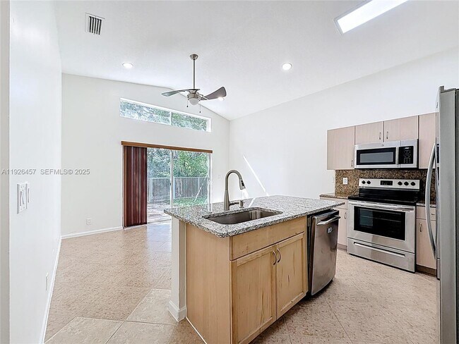 Foto del edificio - 17738 SW 20th St