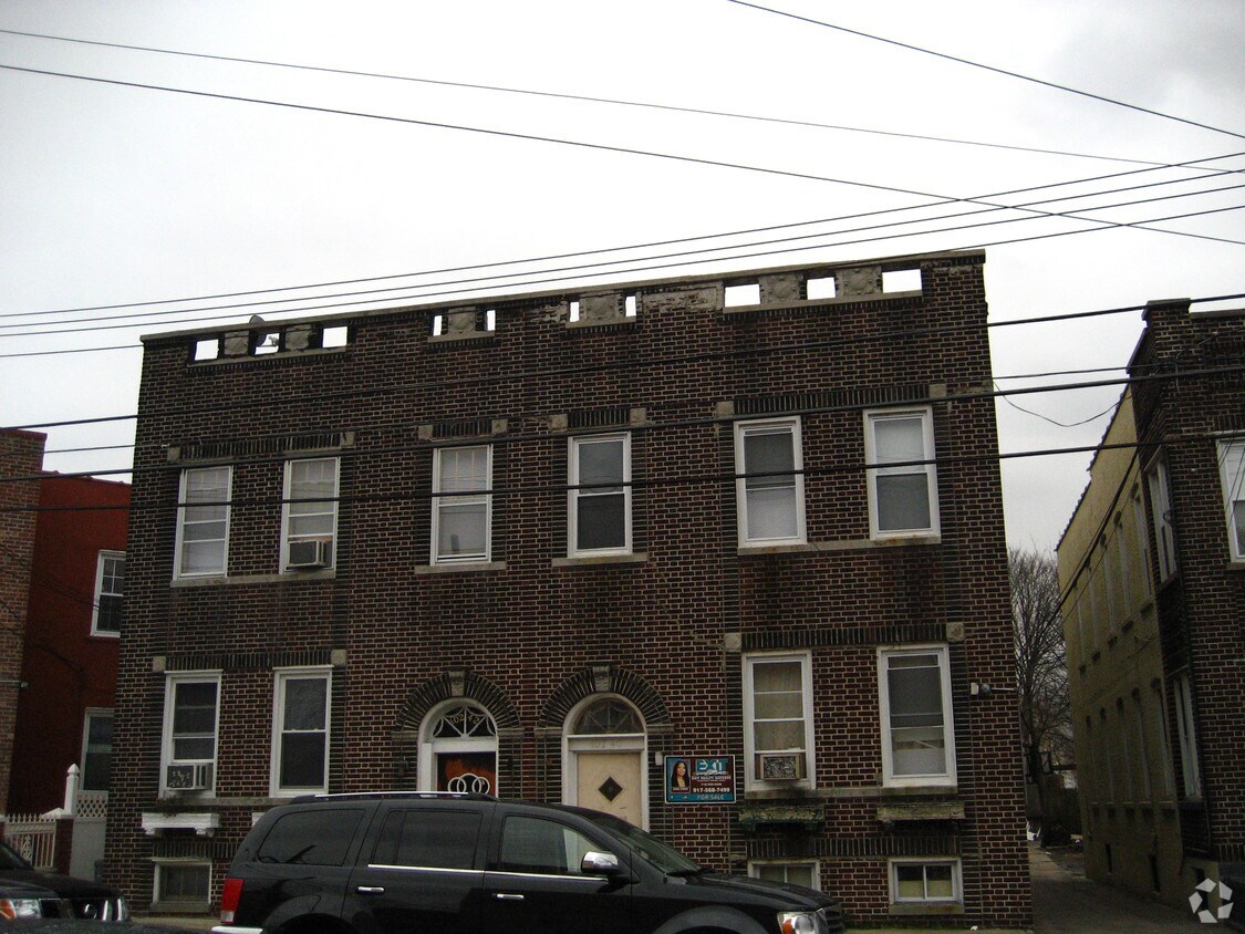 Building Photo - 102-40 Alstyne Ave