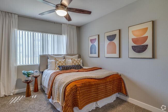 2BR, 2BA - 972SF - Bedroom 2 - The Grove Deer Valley