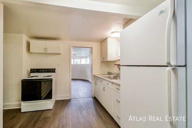 Foto del edificio - 1459 Roberta St