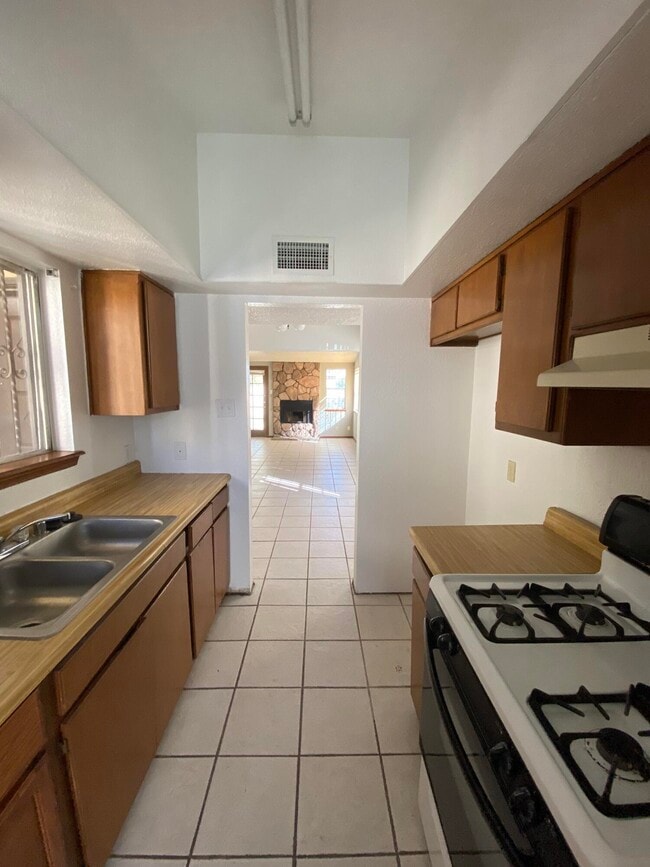 Building Photo - 1510 Monte Sanders Ln