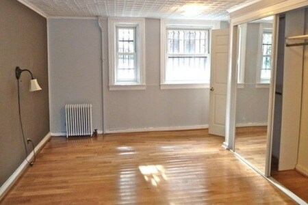 Building Photo - 262 6th Ave