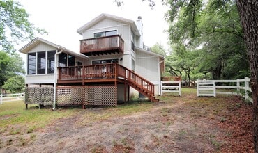 Building Photo - 317 Jamaica Way