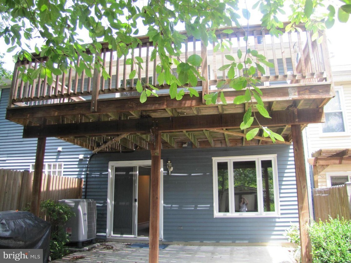 Primary Photo - 8612 Castlemill Cir