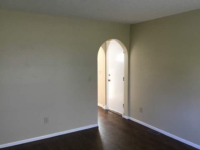 Building Photo - 108 Camden Lane