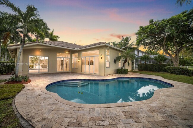 Foto del edificio - 896 Marina Dr