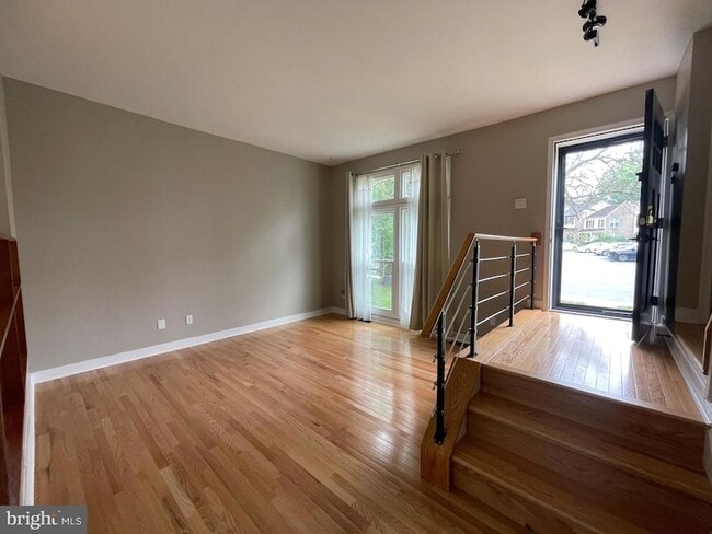 Building Photo - 10638 Sawdust Cir
