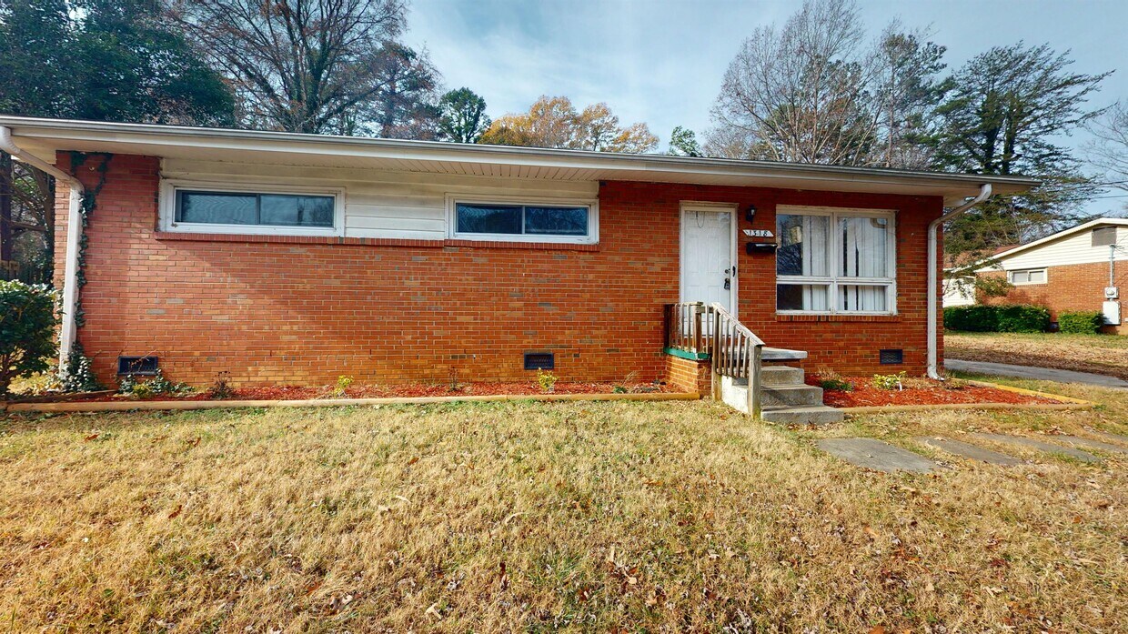 Foto principal - 1318 Argonne Blvd