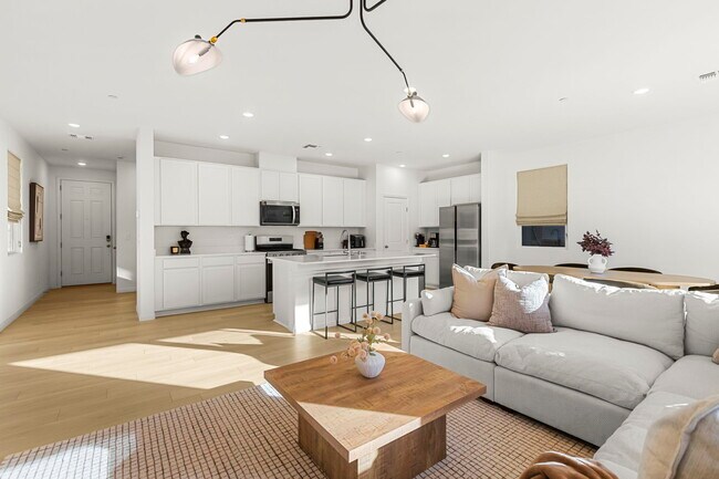Foto del edificio - 664 Tranquil Bay Ct