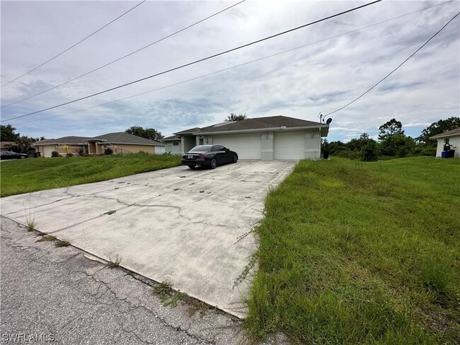 Building Photo - 821 Hibiscus Ave