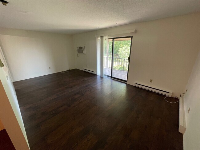 Foto del edificio - 491 W Central St