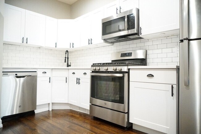 Building Photo - 1714 N Spaulding Ave