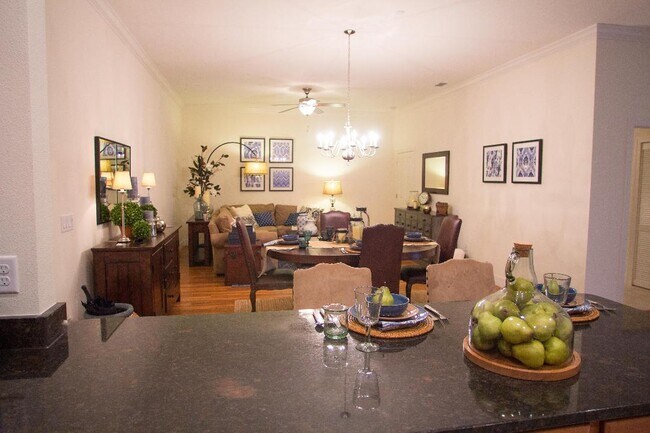 Foto del edificio - 7984 Southern Pines Dr