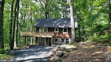 Building Photo - 461 Chipmunk Trail Ln