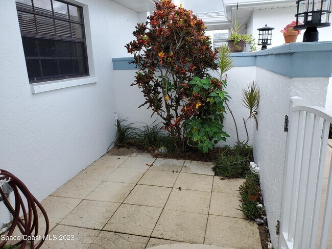 Foto del edificio - 335 Paradise Blvd