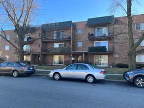 Building Photo - 10611 Parkside Ave