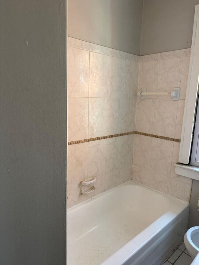 Foto del edificio - Cozy 2-bedroom, 1-bathroom apartment