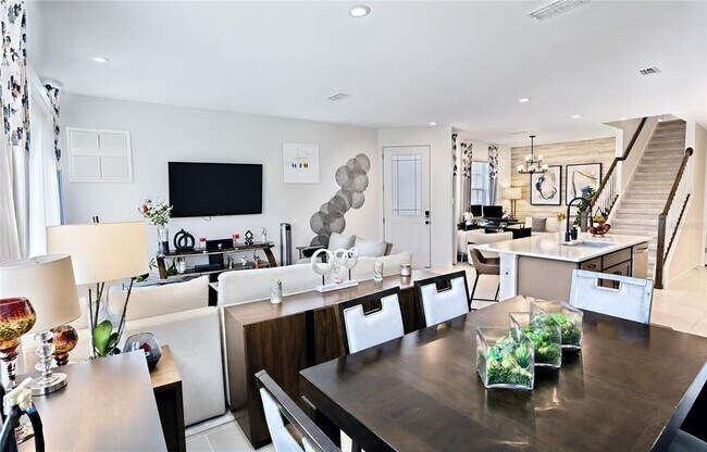 Foto del edificio - 1120 Lakeshore Breeze Pl