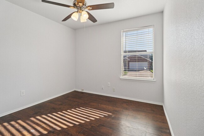 Building Photo - 4937 Spur Ridge Ct