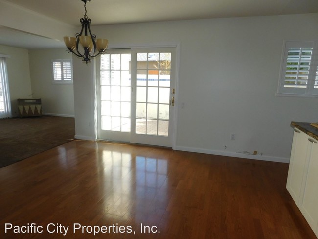 Building Photo - 8311 Northport Dr