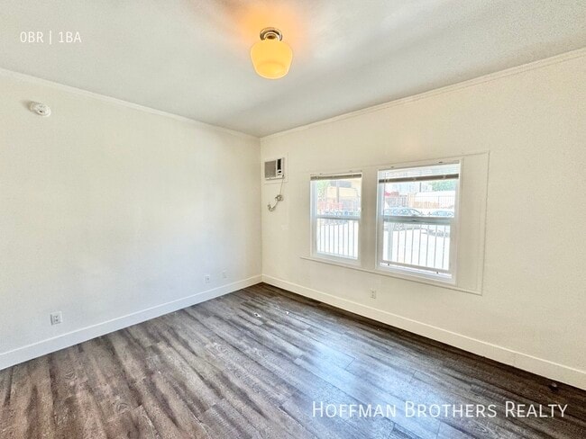 Building Photo - 859 S New Hampshire Ave