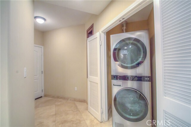 Foto del edificio - 4551 Coldwater Canyon Ave