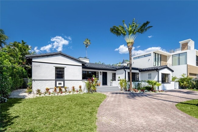 Building Photo - 118 E 3rd Ct