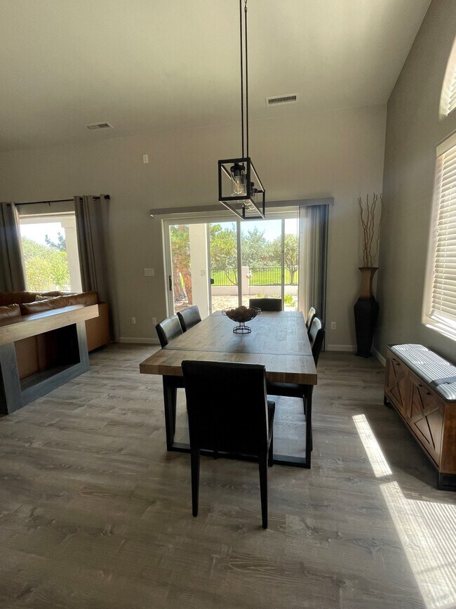 Foto del edificio - 5675 Hole in 1 Dr