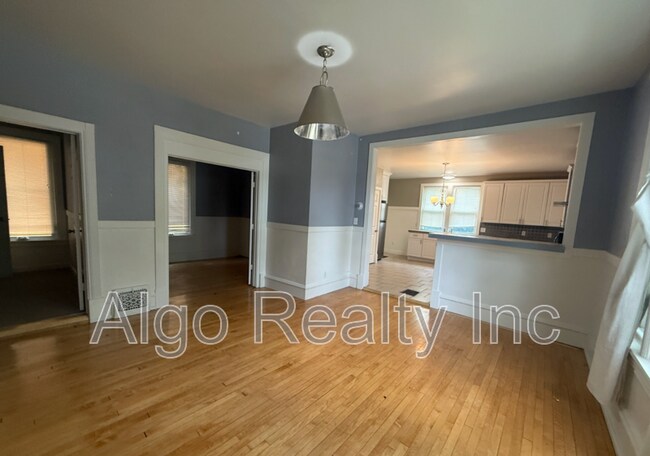 Foto del edificio - 690 NE Lowry Ave