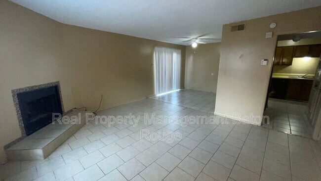 Foto del edificio - 10952 Cherry Hill Ave