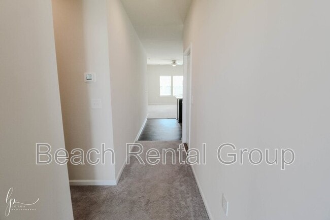 Building Photo - 313 Grv Pk Lp