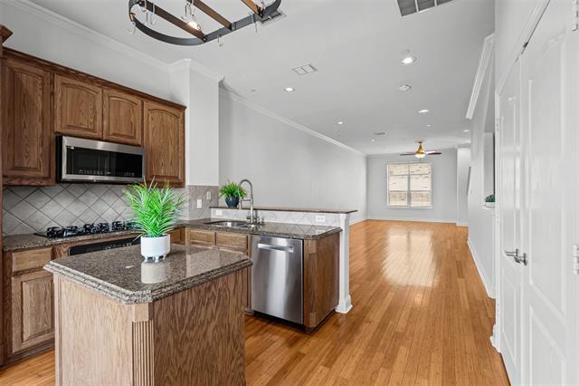 Foto principal - 720 E 1st St