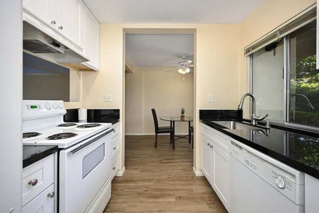 Building Photo - 23732 Hillhurst Dr