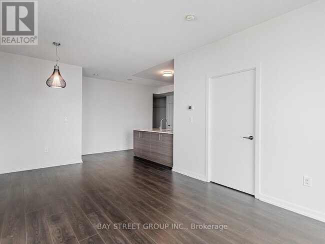 Building Photo - 70 Forest Manor Rd