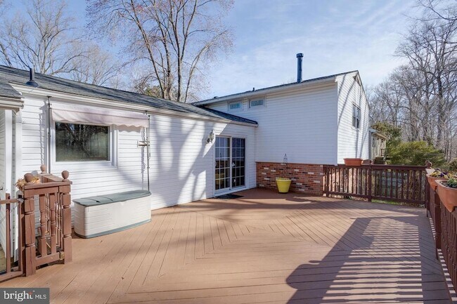 Building Photo - 7117 Hadlow Ct