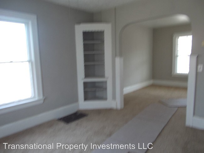 Building Photo - 1566 W 102nd St