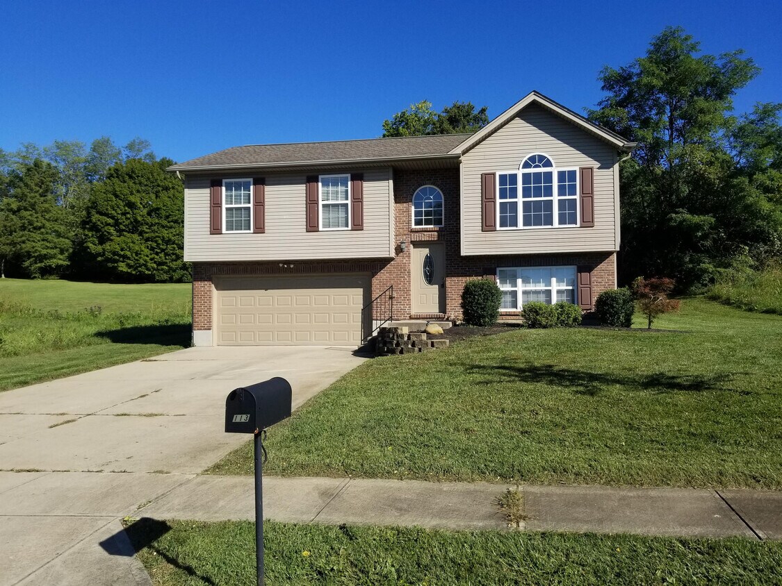 Primary Photo - 113 Summerfield Dr