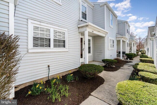 Foto del edificio - 407 Cambridge Ct