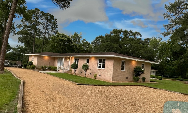 Foto principal - 305 S Laurel St